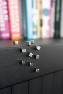 Magnet Hold it